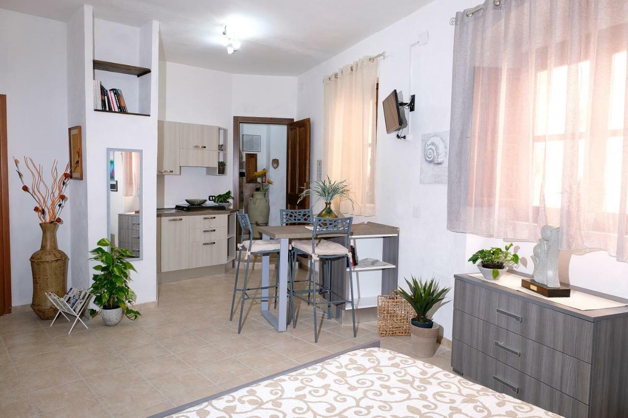 Bed & Breakfast L'Aquilino อีเกลเซียส ภายนอก รูปภาพ